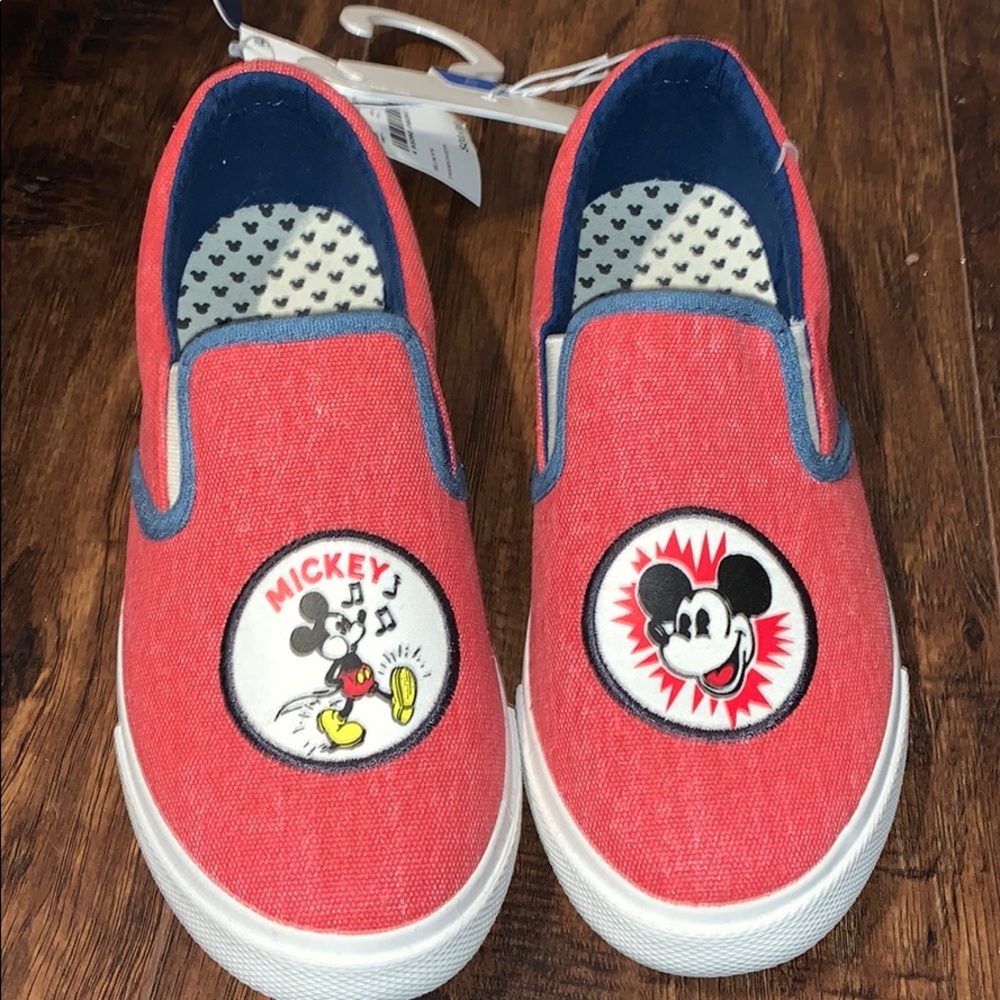 NWT Mickey Junk Food Slip Ons Women’s 6